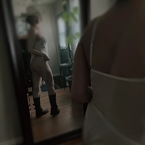  is Female Escorts. | Calgary | Alberta | Canada | AmorousHug