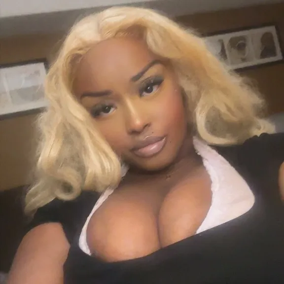  is Female Escorts. | Edmonton | Alberta | Canada | AmorousHug