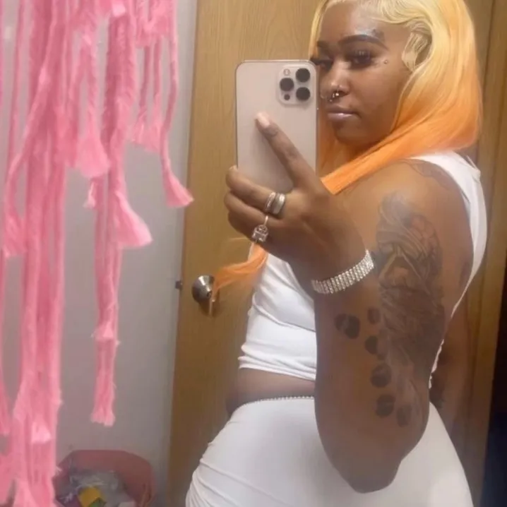  is Female Escorts. | Regina | Saskatchewan | Canada | AmorousHug