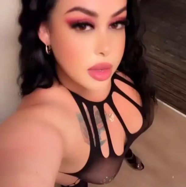  is Female Escorts. | San Fernando Valley | California | United States | AmorousHug