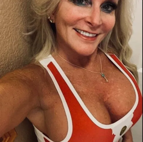  is Female Escorts. | St. Cloud | Minnesota | United States | AmorousHug